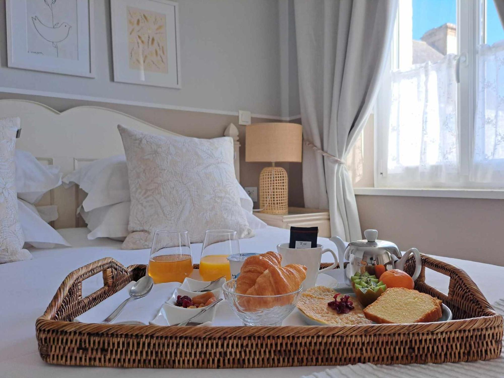 Hotel Traiteur Les Ormes, The Originals Relais Барнвиль-Картере Экстерьер фото